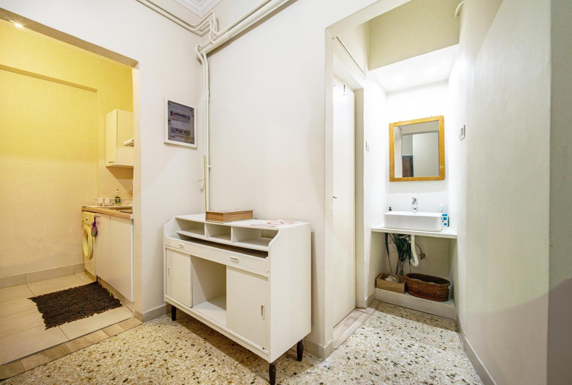 Filopappou Decent Apartment Athens