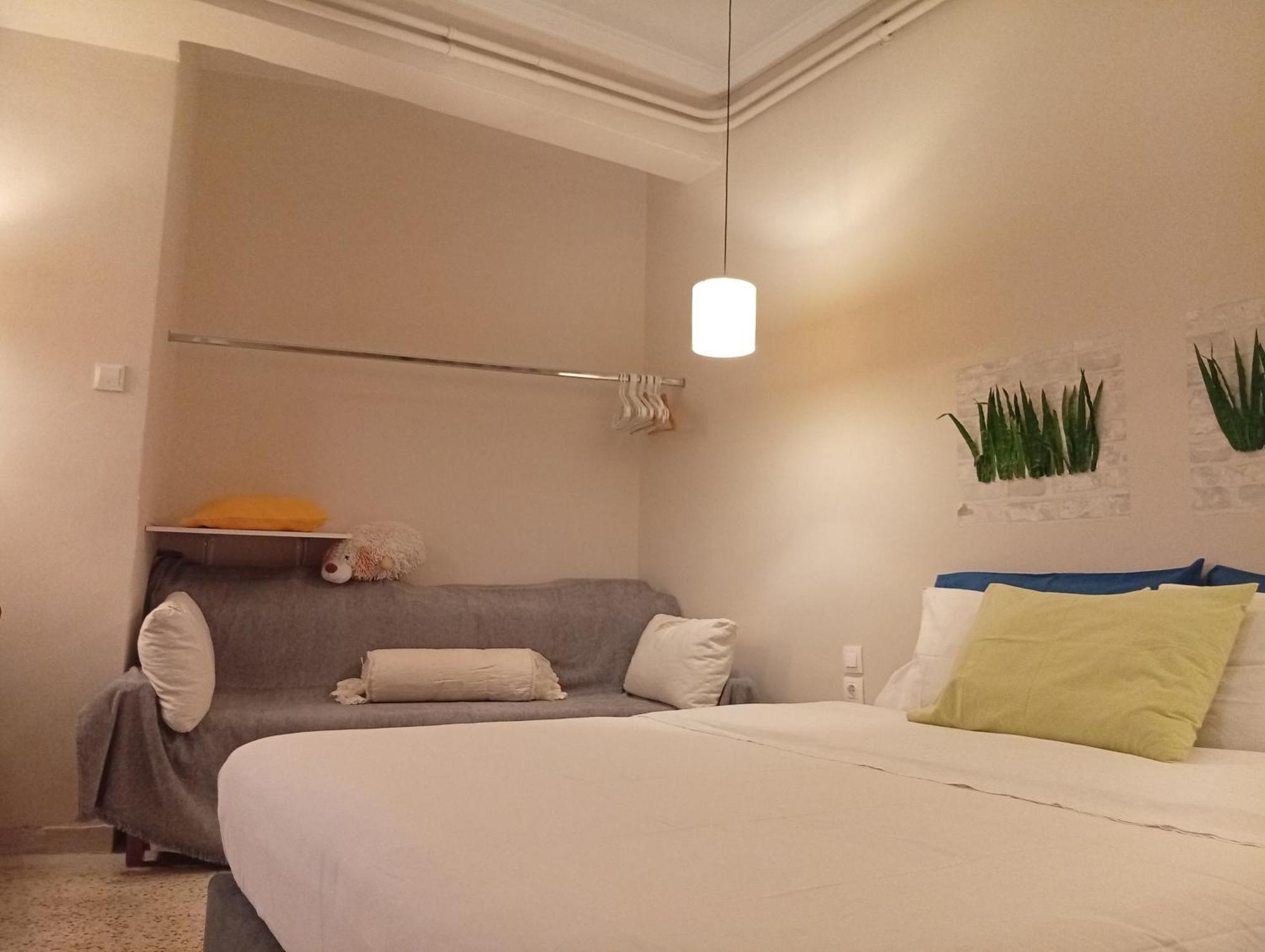 Filopappou Decent Apartment