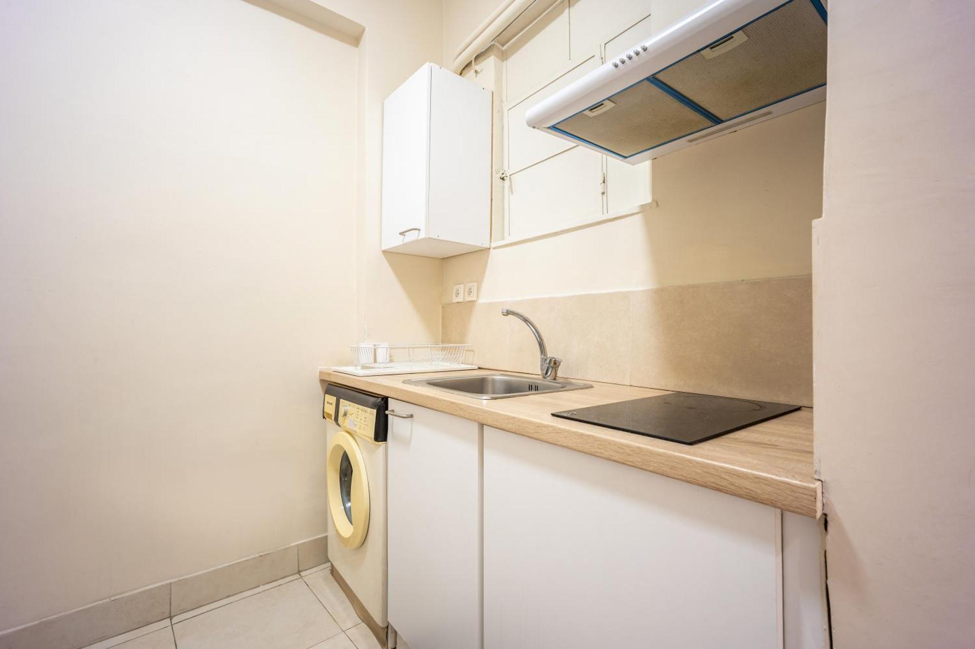 Filopappou Decent Apartment *